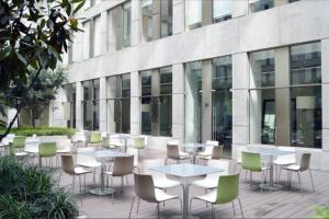 DOWNTOWN APT Pool & Gym