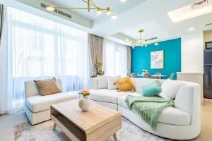 Luxury 3BR 2storey Villa with Garden in Damac Hills - Al Faq‘