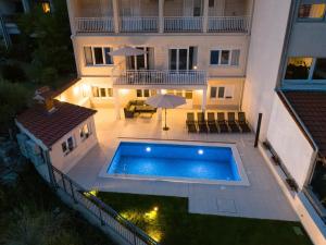 Villa L&L with swimming pool and seaview