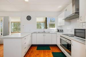 On Collingwood Beach - Upstairs Apartment