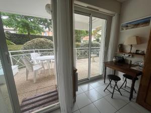 T2 avec Terrasse et Accès Direct Plage à Arcachon - FR-1-374-228