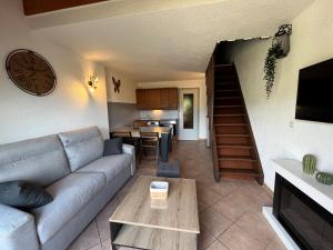 Appartements Appartement T2 cabine + mezzanine, entierement refait, a Correncon en Vercors, proche pistes de ski - FR-1-761-40 : photos des chambres