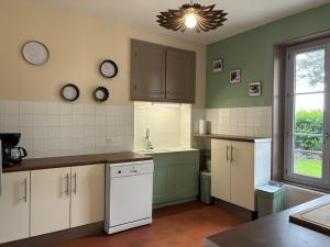 Maisons de vacances Maison Bourgeoise de Charme avec Spa, Parc et Activites - FR-1-489-541 : photos des chambres