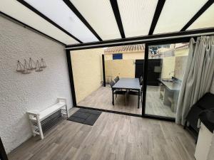 Villa T3 rénovée climatisée, piscine, proche plage et commerces - FR-1-81-622