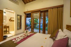 Newly Renovated 3BR Cozy Villa with Private Pool