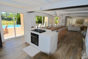 B&B / Chambres d'hotes La Bastide des Bourguets Adults Only, Mont Ventoux : photos des chambres