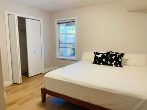 2 Beds Guest Suite to Yourself at Coquitlam Centre Mall