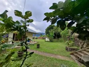 Rumah Tepi Danau - Bedugul