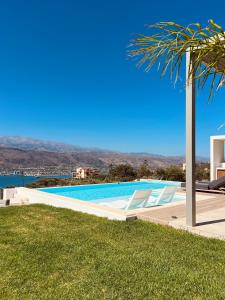 Bay Overlook Villa heated pool