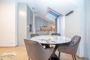 Newly Built Apartments With Parking, By Cohost