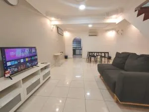 Molek Premium Suite 3R2B at Johor Bahru by Maco Home - Plintong