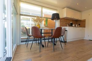 Warm Winter Houseboat Tomio near Amsterdam