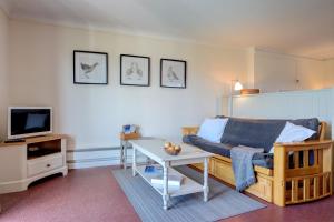 Martins Nest by Winterton Cottages