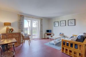 Martins Nest by Winterton Cottages