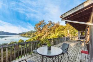 Moetapu Bay Bliss - Marlborough Sounds Retreat