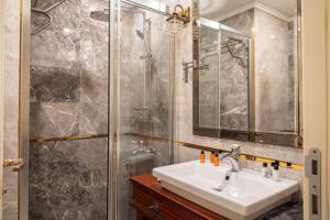 Deluxe Double or Twin Room room in Myy Homes