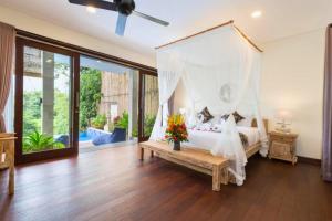 Luxury 4BR Private Pool Villa ZN52