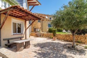 Villa Eliane with amazing sea views and large private swimming pool!