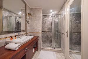 Suite room in Myy Homes