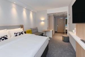 Holiday Inn Express Brussels - Airport by IHG