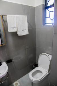 Azania 2br Homes opposite Movenpick hotel