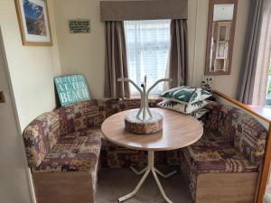 Family Friendly 3 Bedroom Caravan pets go Free