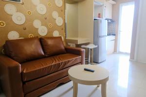 City View 2BR Apartment at Parahyangan Residence By Travelio