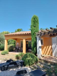 Maisons de vacances Callian - Tres belles Villas, 3 chambres et piscine privee : photos des chambres