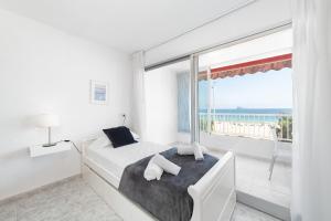 Luxury Primerísima Línea Playa Poniente Benidorm con 6,5 mts de Vistas Frontales al mar y Parking