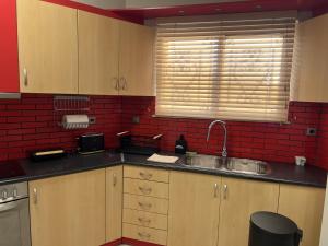 SeaNfinity Spotless, 1BR Apt with Beach View