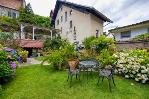 Royal Garden Suite - Happy Rentals