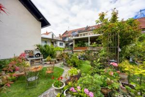 Royal Garden Suite - Happy Rentals 