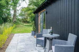 The Shed - 1 Bedroom - Cosheston