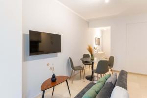 Phaedrus Living Alimos Edem Beach Flat
