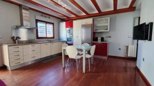 Casa muy cerca del mar con piscina