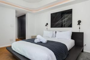 Central city penthouse with exquisite views