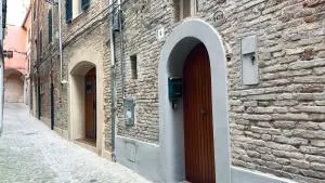 J01 - Jesi, trilocale nelle mura del centro storico - 耶西