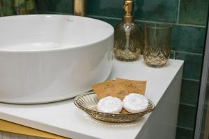 Sublime Studio Hoża 58 in upscale central neighbourhood, discover Warsaw on foot