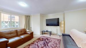 Budget 2 Bedroom Apartment in Paddington