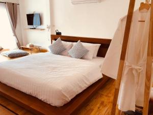 Baancaptainhook pool kohlarn