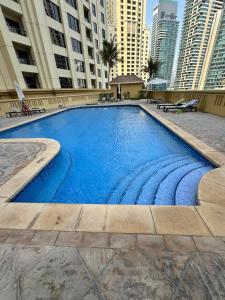Stylish beachside apartment 3 beds in JBR