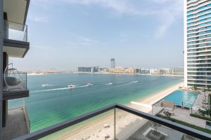 Beach Isle Tower 1 - Beachfront Stunning - Full Sea Views