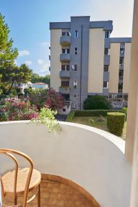 Ediths house just 850 meters from the beach, 2 bedrooms, 6 beds, air conditioning, private outdoor area