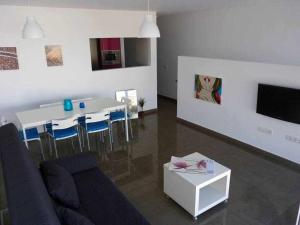 Duplex Precioso con Terraza y Piscina