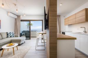 2BRD Cliffs and Ocean View oasis