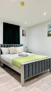 One bedroom in Camden