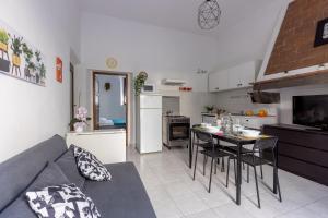 GuestHost - Pisa Bright Apartment near the Airport