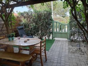 Jolie maisonnette dans résidence avec piscine, clim, lave-linge, lave-vaisselle et WiFi