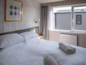 Pinewoods Lakeside Luxe no.3 - dog friendly