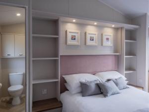 Pinewoods Lakeside Luxe no.3 - dog friendly